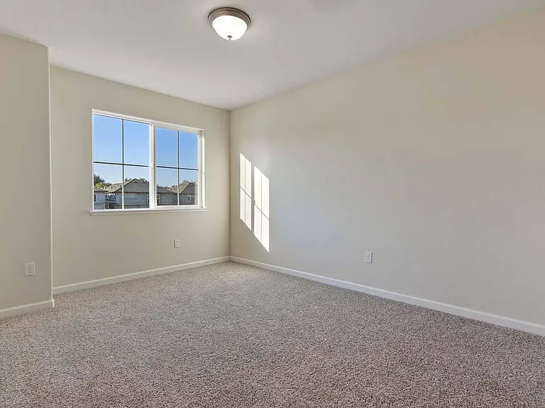 749 Ephesus Ave — Photo 9