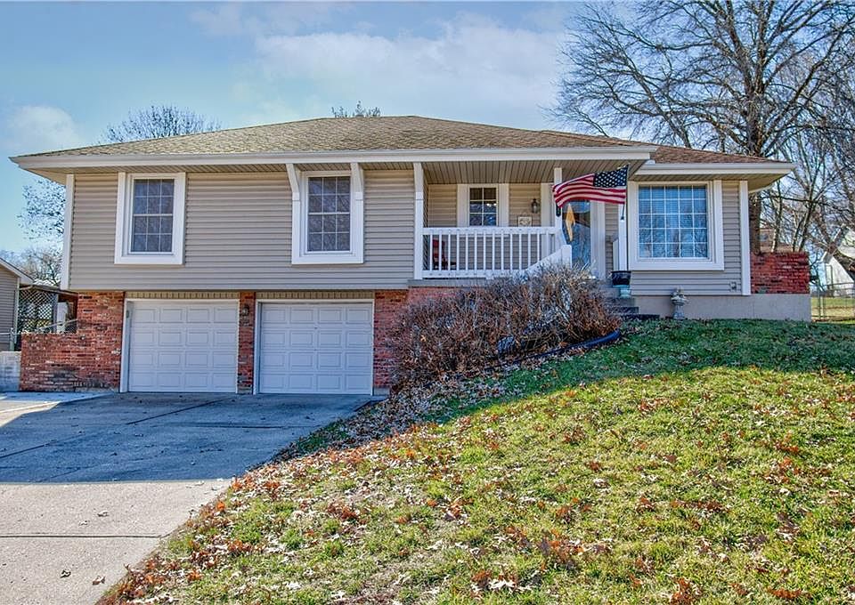 1st image of 2622 NW London Dr