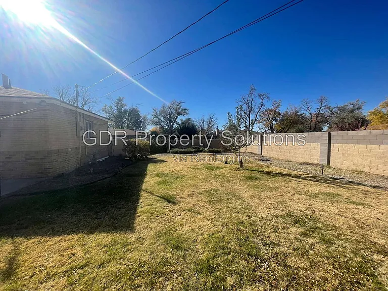 5703 Princess Jeanne Ave NE — Photo 16