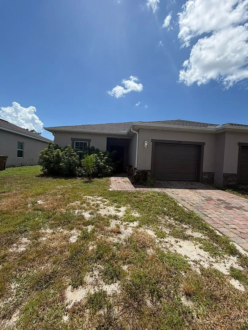 3 bed, 2.0 bath, 1255 sqft, $1,595 — Photo 1