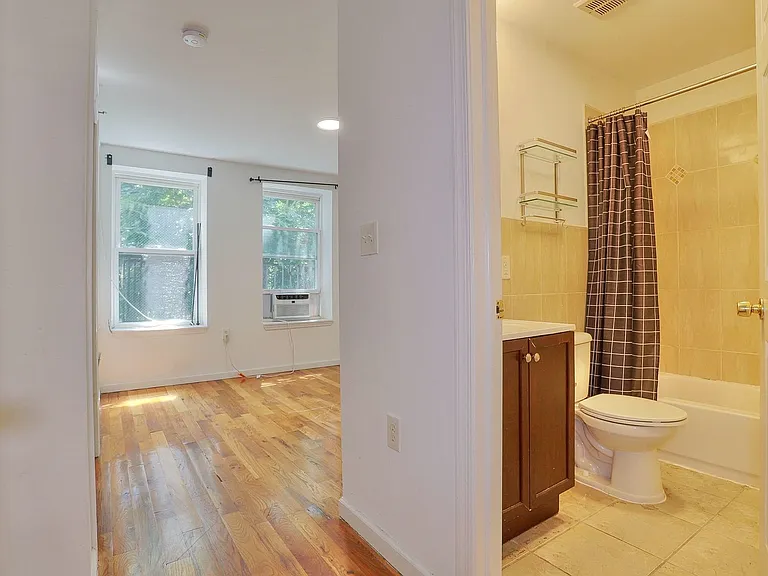 236 Van Horne St #3B — Photo 13