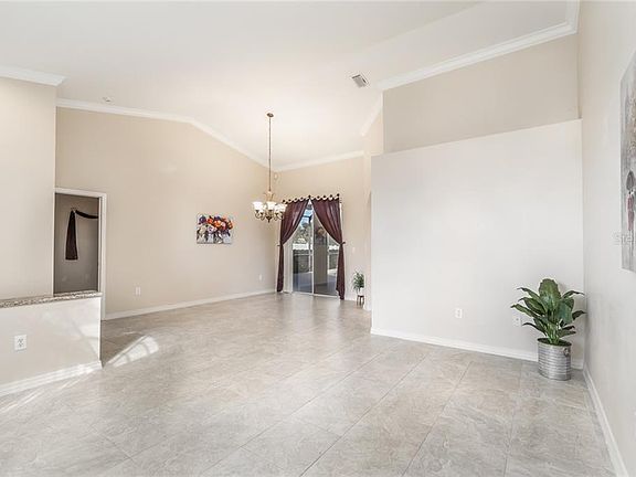 5th image of 19921 Wyndmill Cir