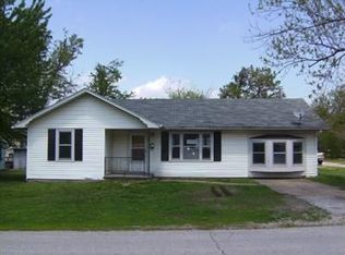315 E Springfield St, Aurora, MO 65605