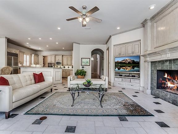5th image of 18748 Wainsborough Ln