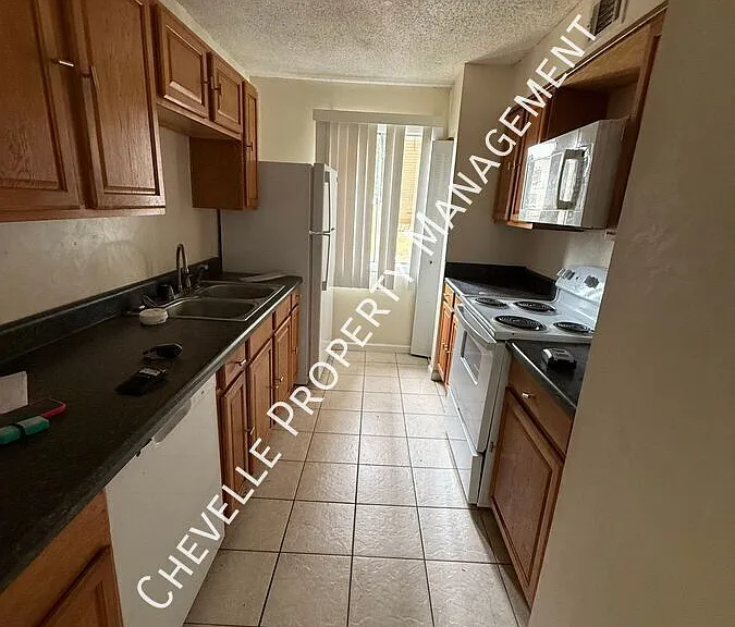 1208 Bush River Rd #H12 — Photo 7