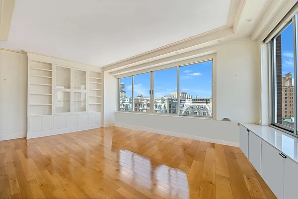 Rented by Compass | media 31