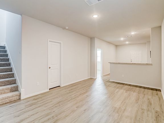 4th image of 1317 Jonah Ln
