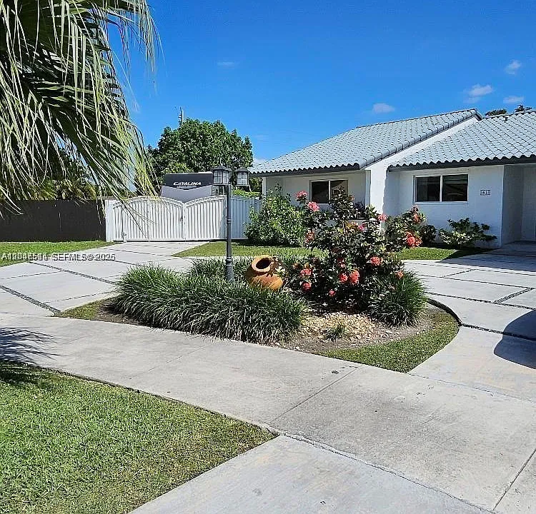 61 NW 132nd Pl