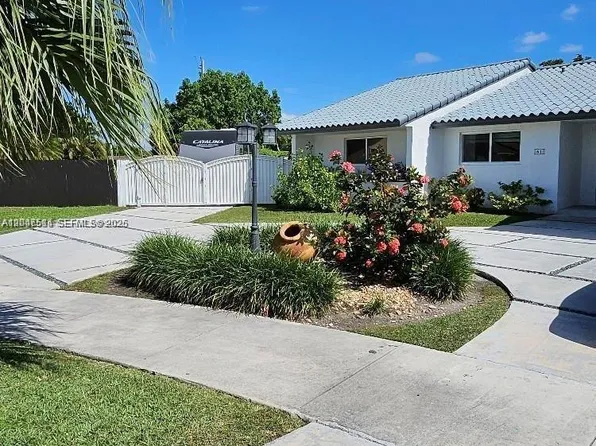 61 NW 132nd Pl, Miami, FL 33182