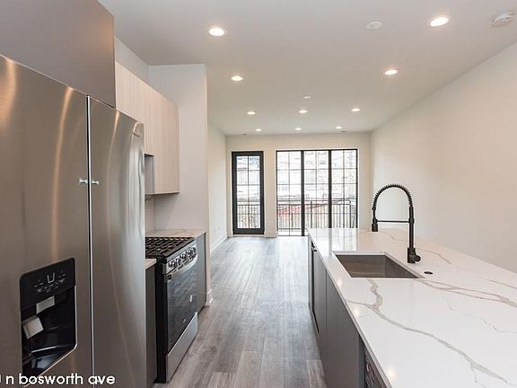 4th image of 1220 N Bosworth Ave #1421