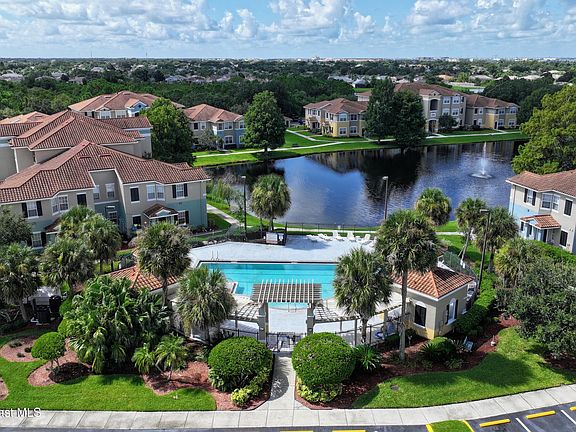 3rd image of 5683 Star Rush Dr APT 101