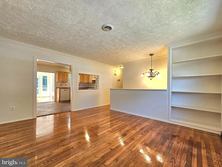 4123 Glendale Rd — Photo 12
