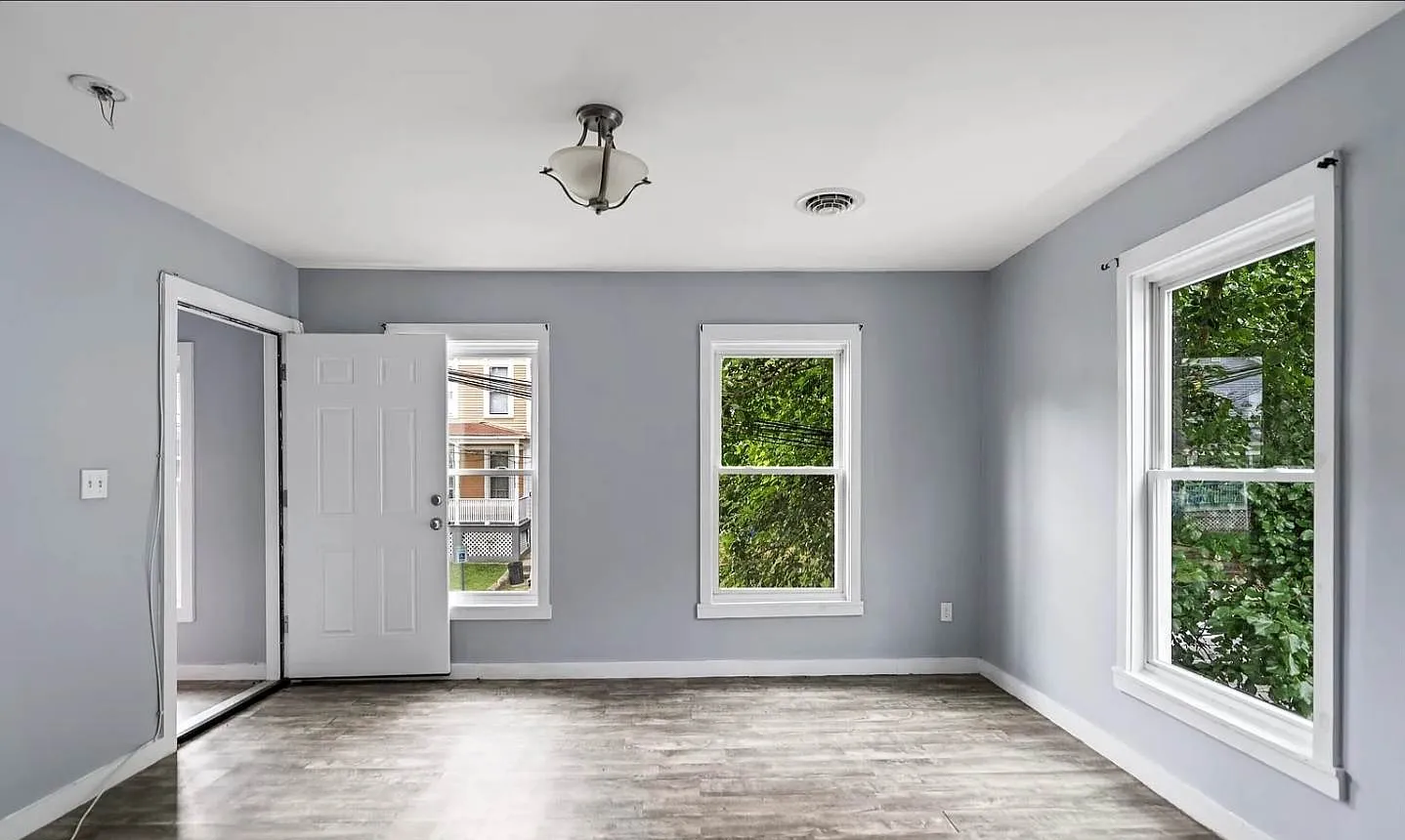 21 W Sunnyside Way — Photo 1