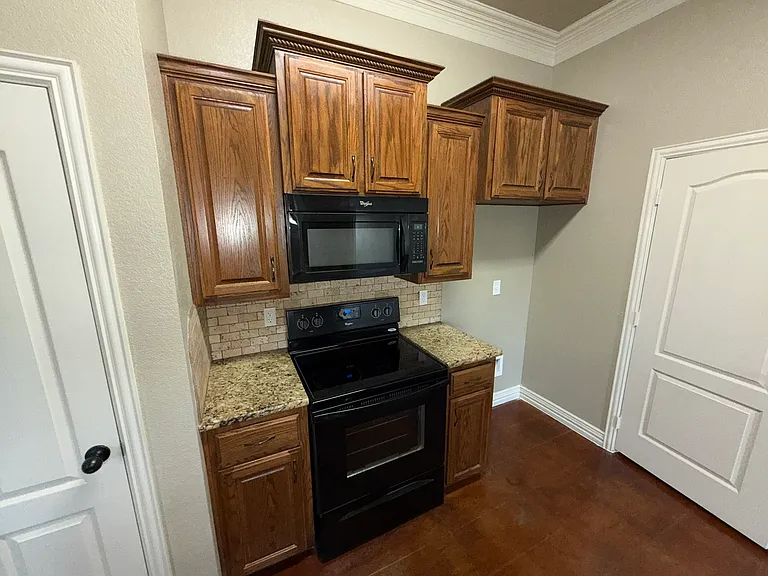 602 Ferrara Cir #A — Photo 6