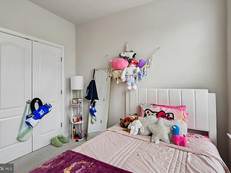 10800 Blanton Way — Photo 14