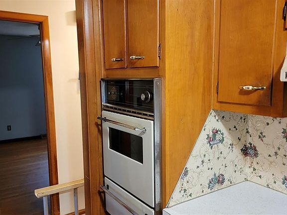 2nd image of 2839 McFarland Ave