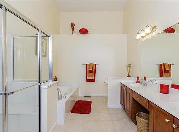 5th image of 285 McCullough Ave