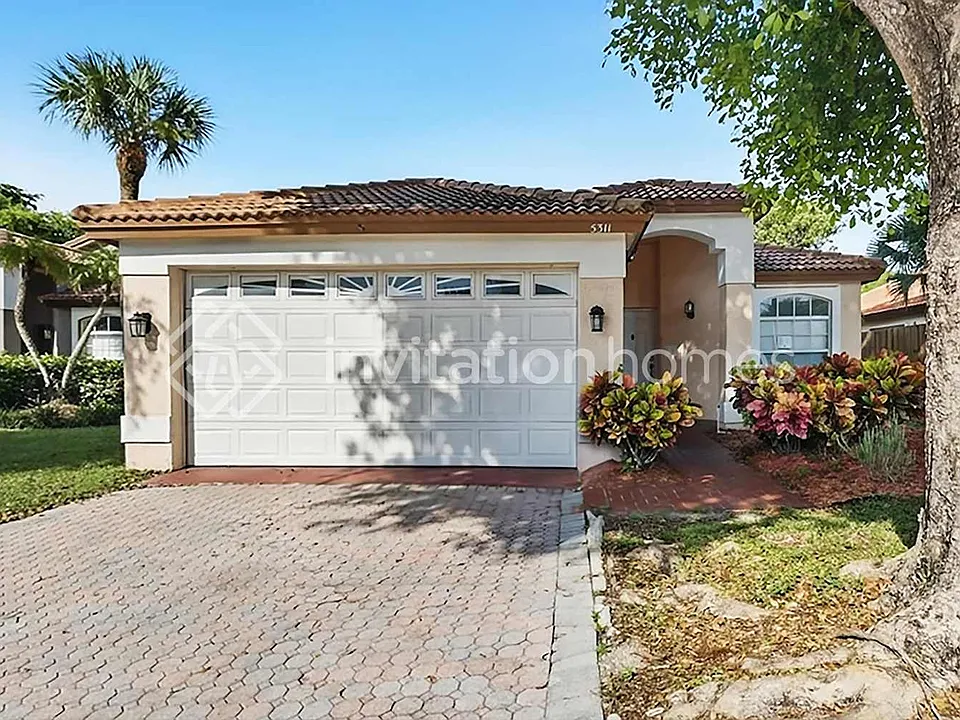 5311 NW 49th Ave