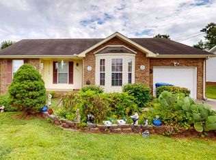 602 Corinth Ct, Clarksville, TN 37040