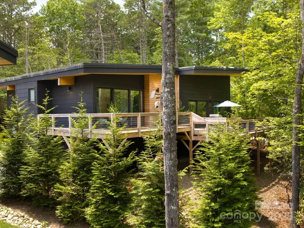 1759 Williamson Creek Rd, Pisgah Forest, NC 28768