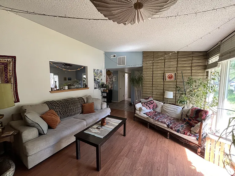 N Crescent Dr — Photo 1