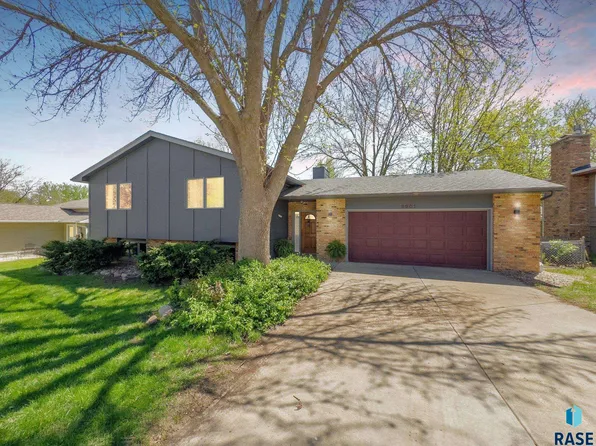 5901 W Bristol Dr, Sioux Falls, SD 57106