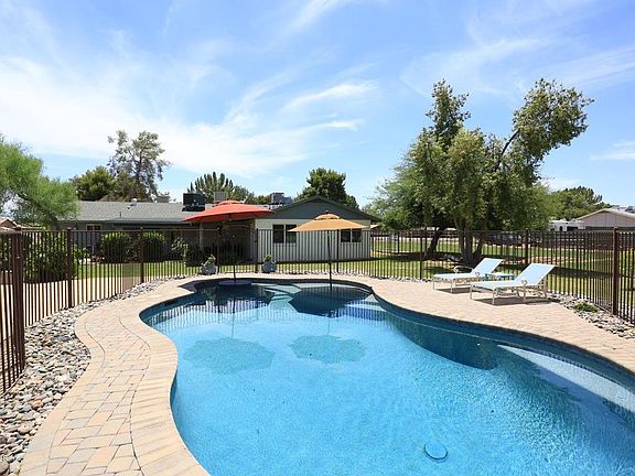 3rd image of 7120 W Country Gables Dr