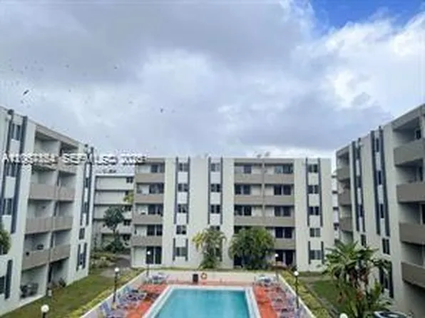 10000 NW 80th Ct, Hialeah Gardens, FL