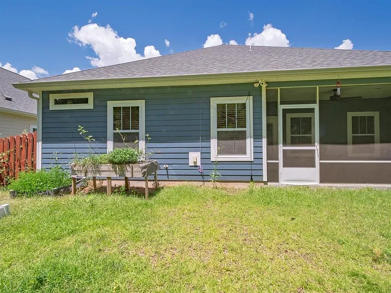 855 Avery Park Dr — Photo 7
