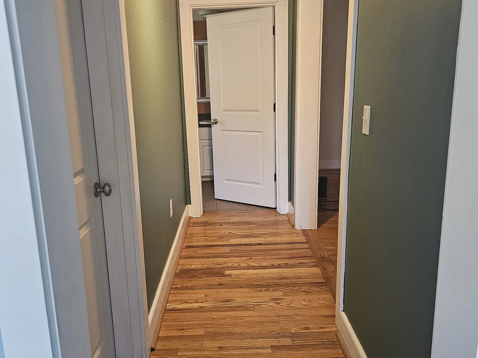 3 bed, 2112 sqft, $2,000 — Photo 3