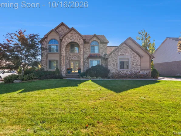 36959 Clarita St, Livonia, MI 48152