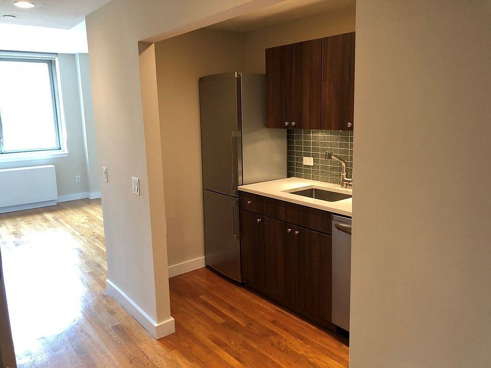 1st image of 303 10th Ave APT 5B