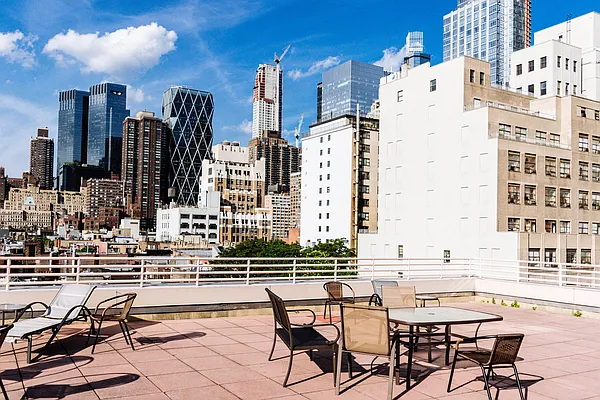 Rented by Project Queens LLC | media 29