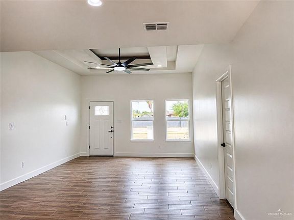 5th image of 1005 W Dove Ave