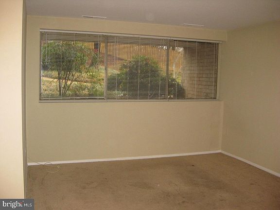 5th image of 5618 Bloomfield Dr Suite 4
