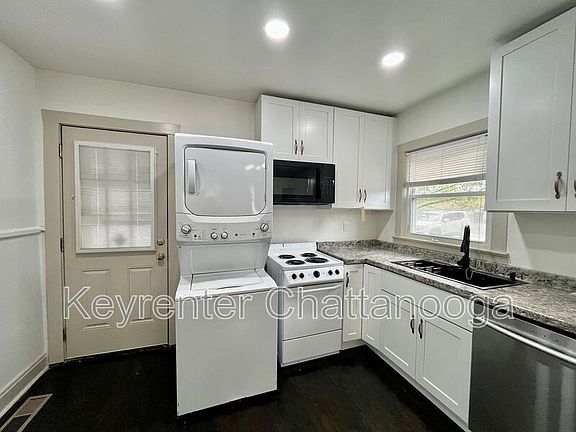 3rd image of 3615 Anderson Ave