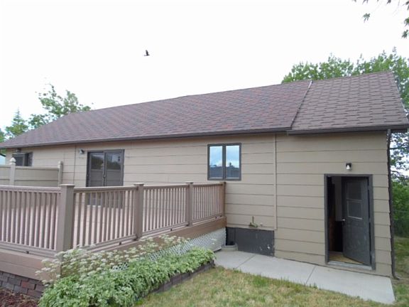 2nd image of 307 2nd St S