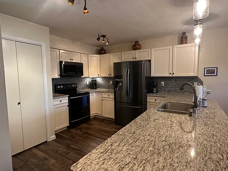 793 Tramway Ln NE #E — Photo 11