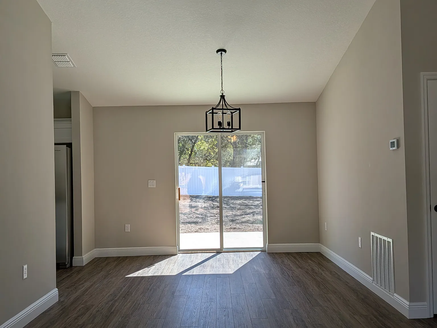3 bed, 1453 sqft, $1,700 — Photo 2