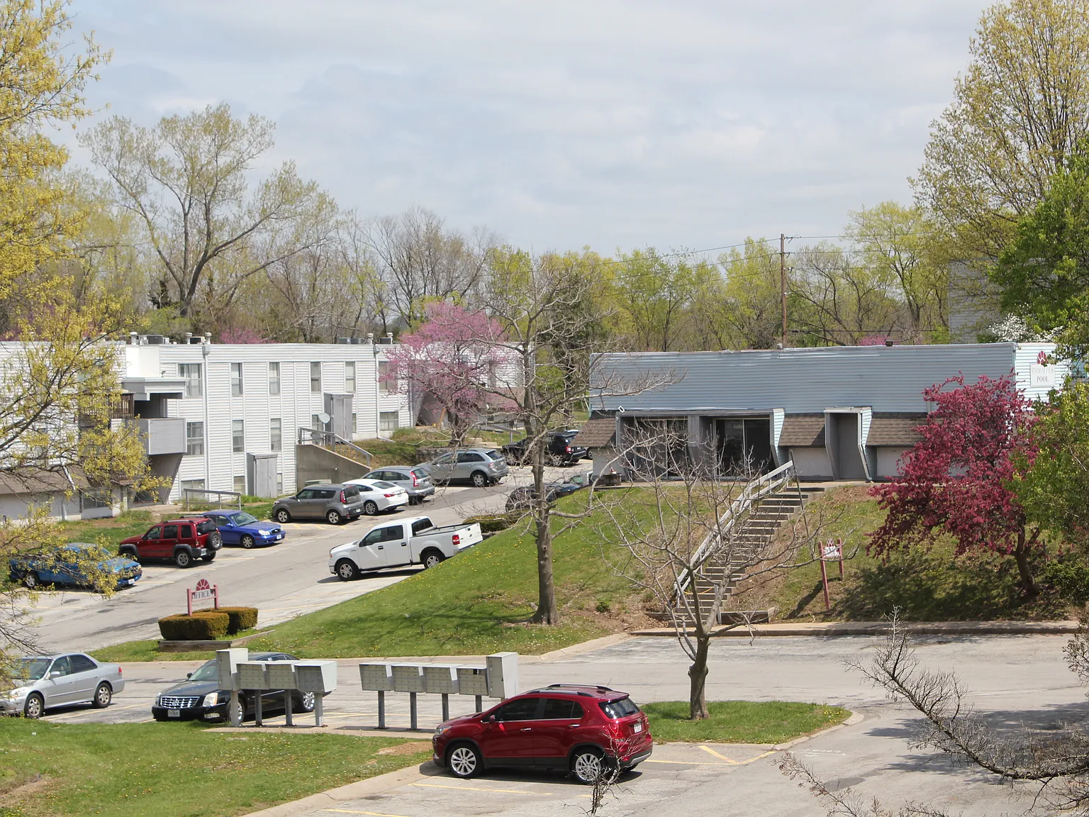 Stadium View Apartments — Photo 4