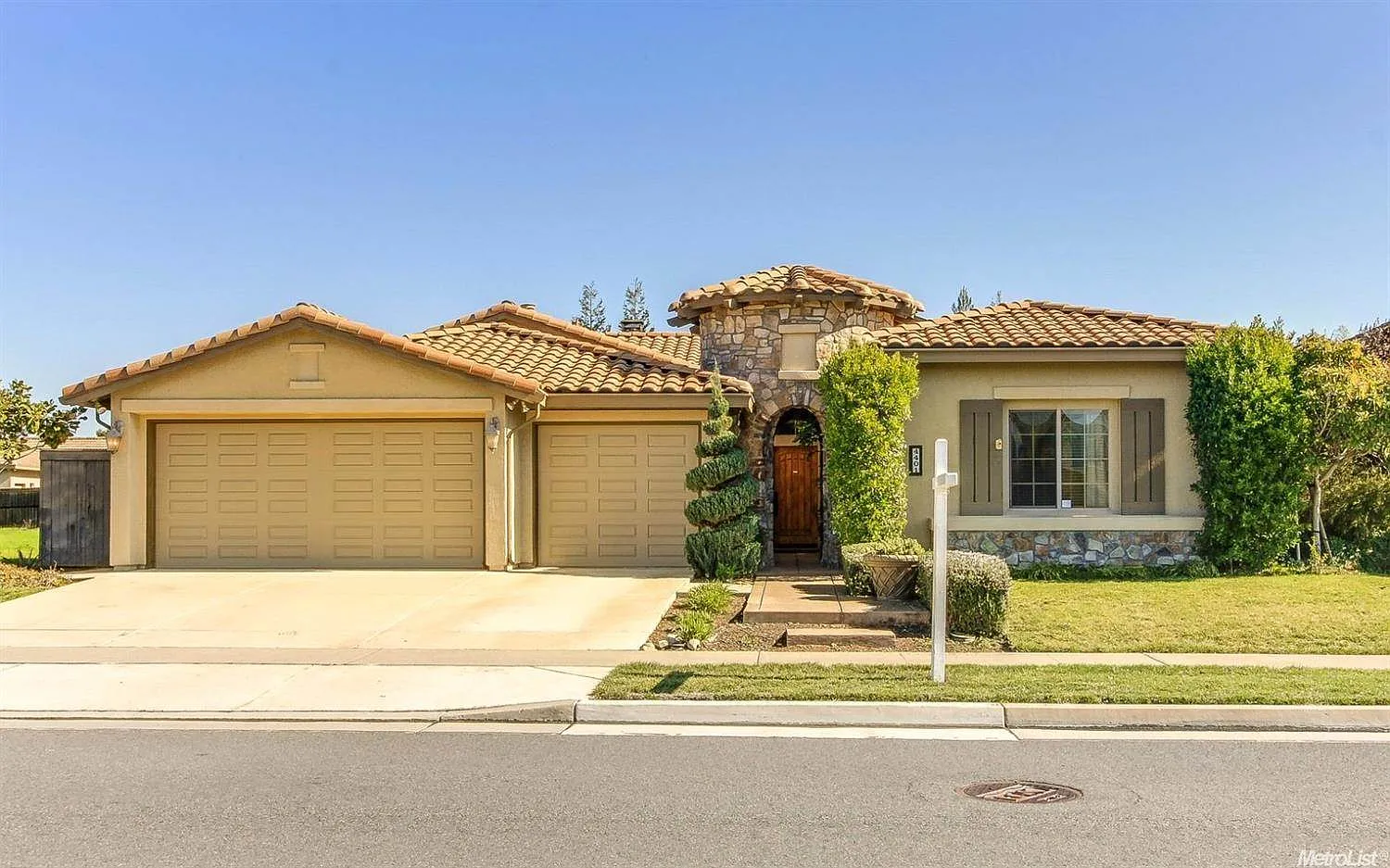4401 Anatolia Dr photo 1