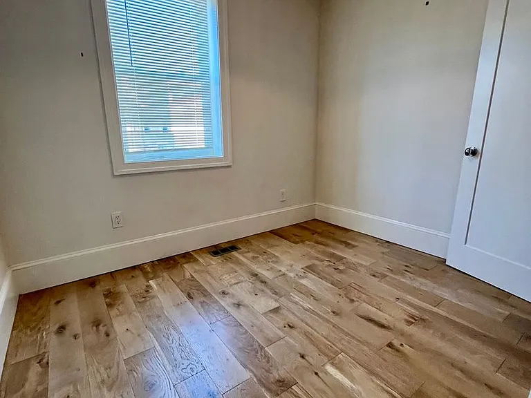 1524 S Ringgold St — Photo 12