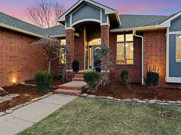 4th image of 8503 W Meadow Park