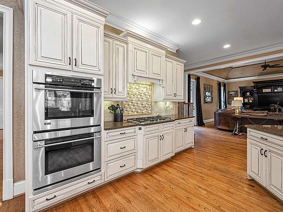 5th image of 1127 Greystone Cove Dr
