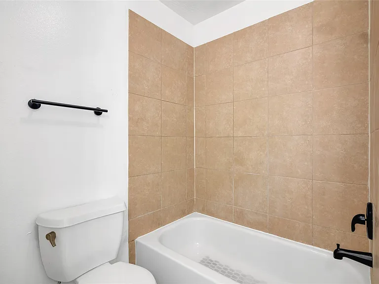 6933 Liverpool St — Photo 14