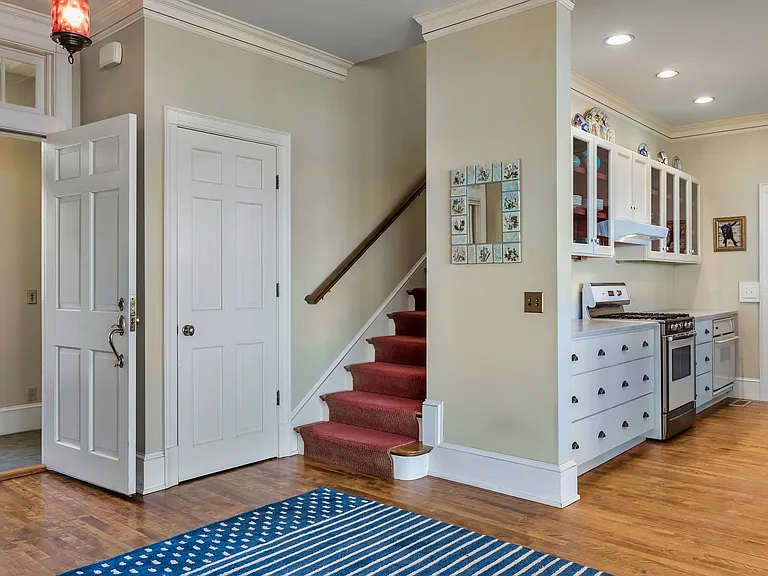 876 Shore Rd — Photo 36