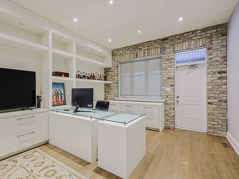 609 Marlee Ave #D — Photo 11