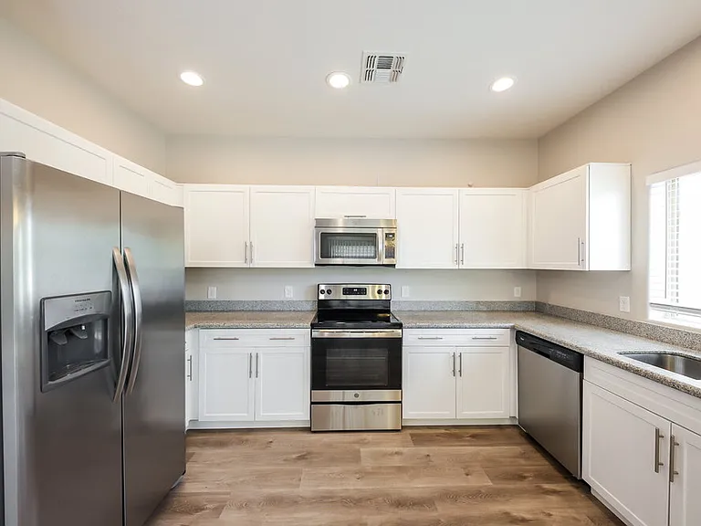 1807 W Minton St — Photo 10