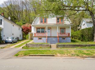 117 7th St, Blakely, PA 18447