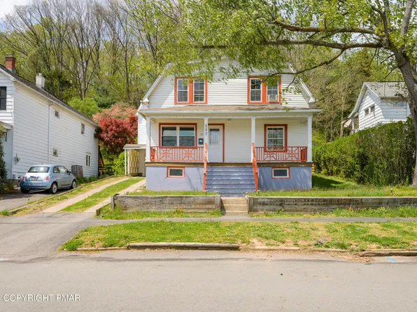 117 7th St, Blakely, PA 18447